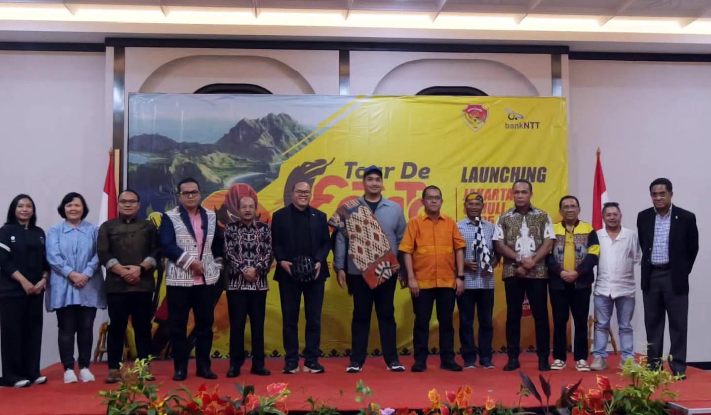 Menpora dan Gubernur NTT Pose Bersama Usai Acara Peluncuran Ajang Tour de EnTeTe 2025. (Foto Biro Adpim Setda NTT)