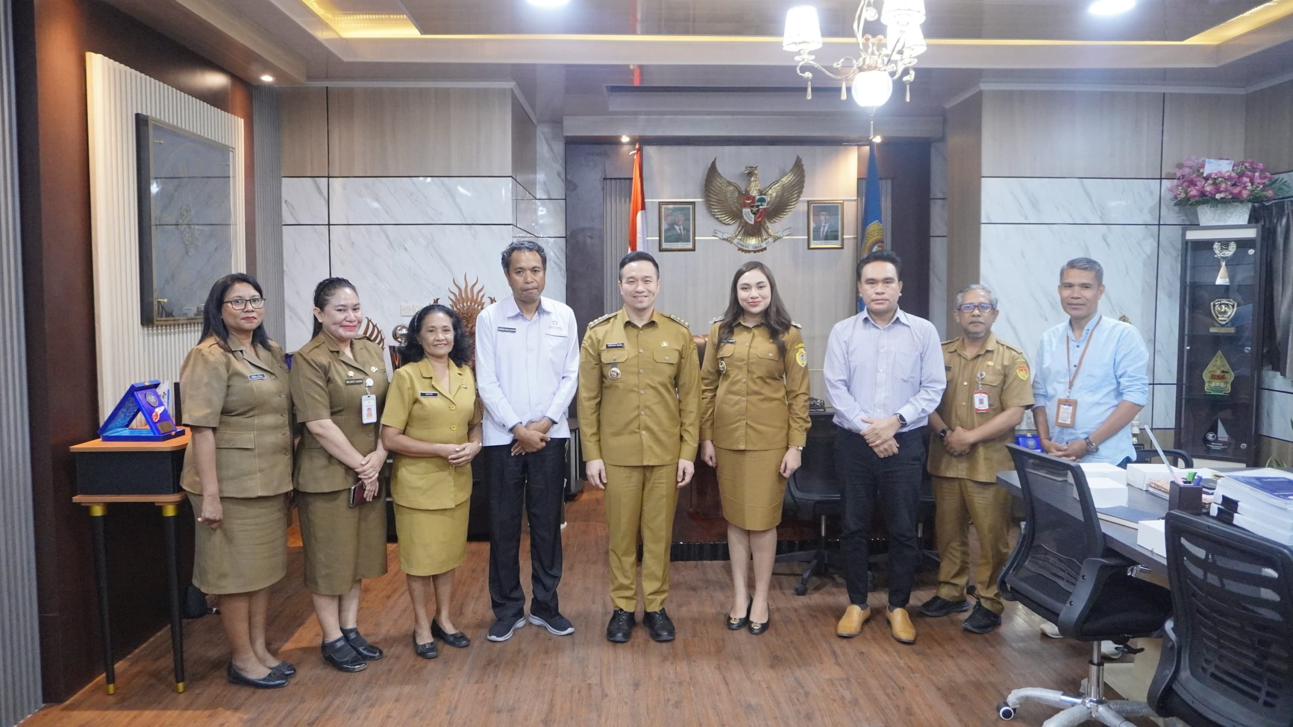 Wali Kota dan Wawali Kupang Pose Bersama Kepala Ombudsman Perwakilan NTT dan Kepala LLDIKTI Wilayah XV NTT. (Foto Prokompim Kota Kupang)