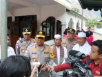 Kapolda NTT- Bawa Sedekah Personel-100 Juta-Renovasi Masjid Attaqwa-Rusak Diguncang Gempa